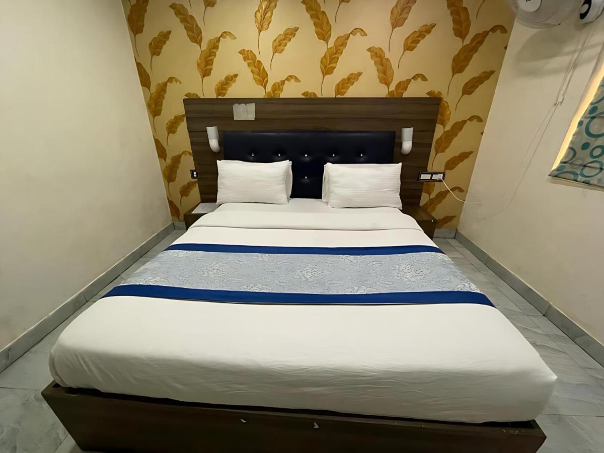 Baba - Near Charbagh Railway Station Hotel Lucknow