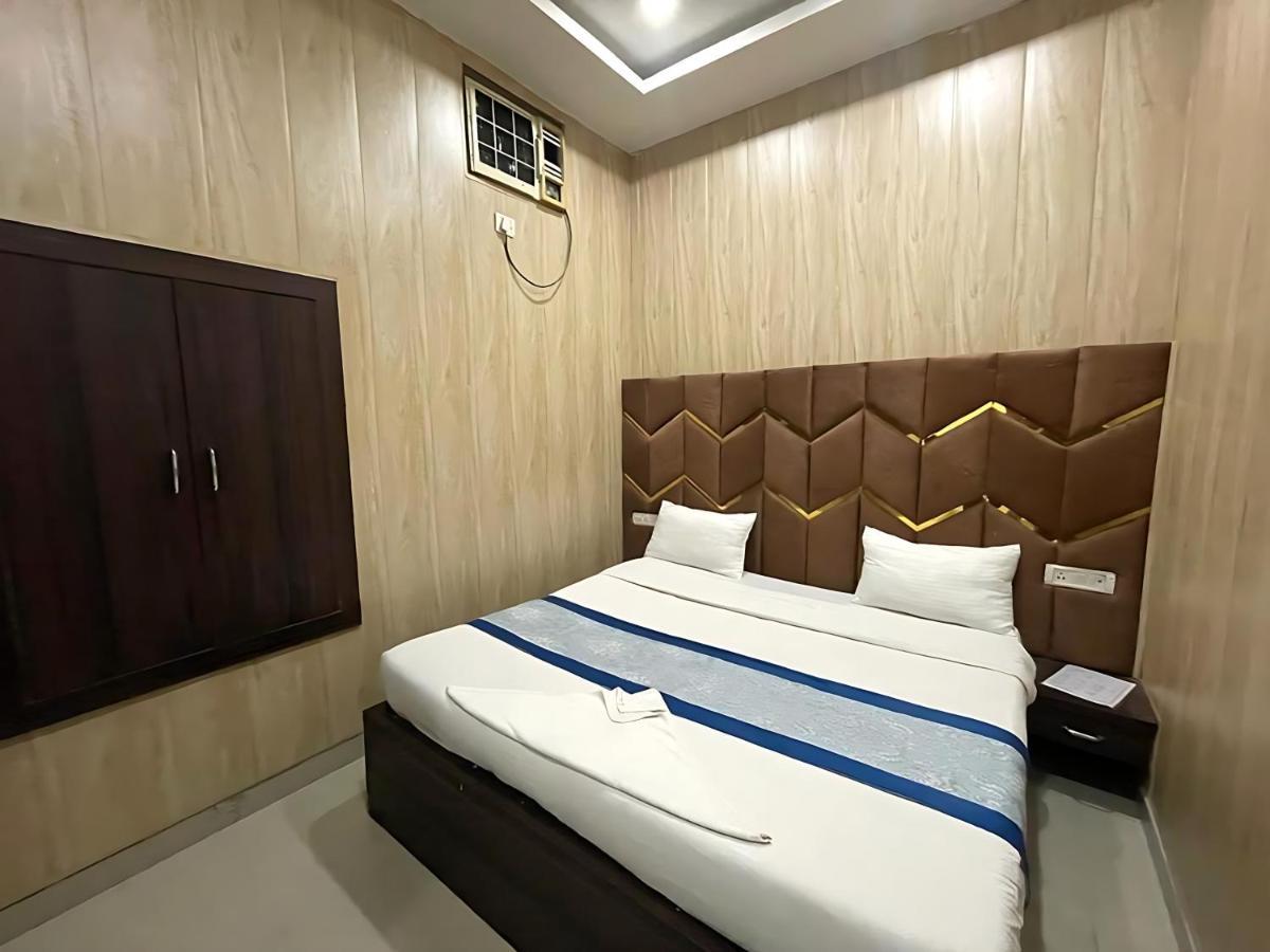 Baba - Near Charbagh Railway Station Hotel 3*