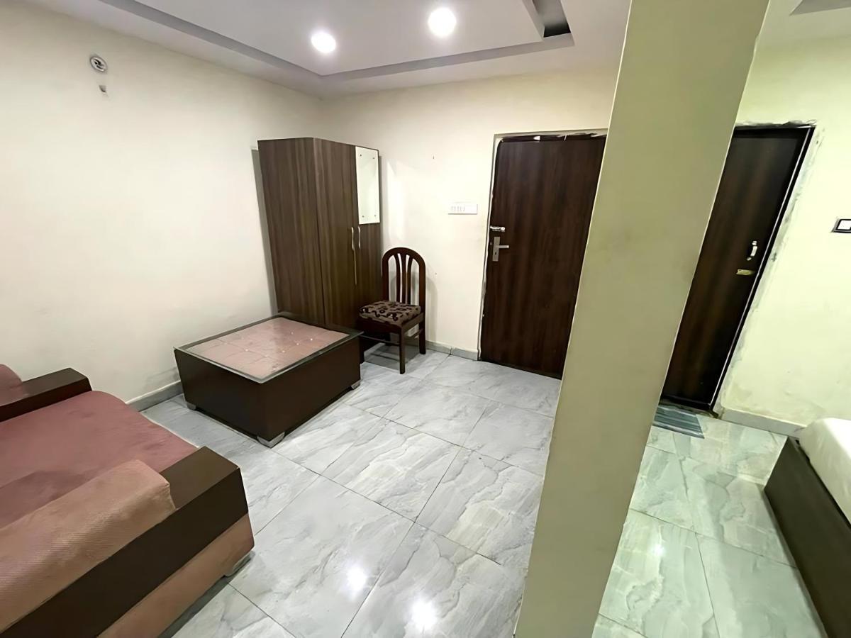 Baba - Near Charbagh Railway Station 3* Lucknow