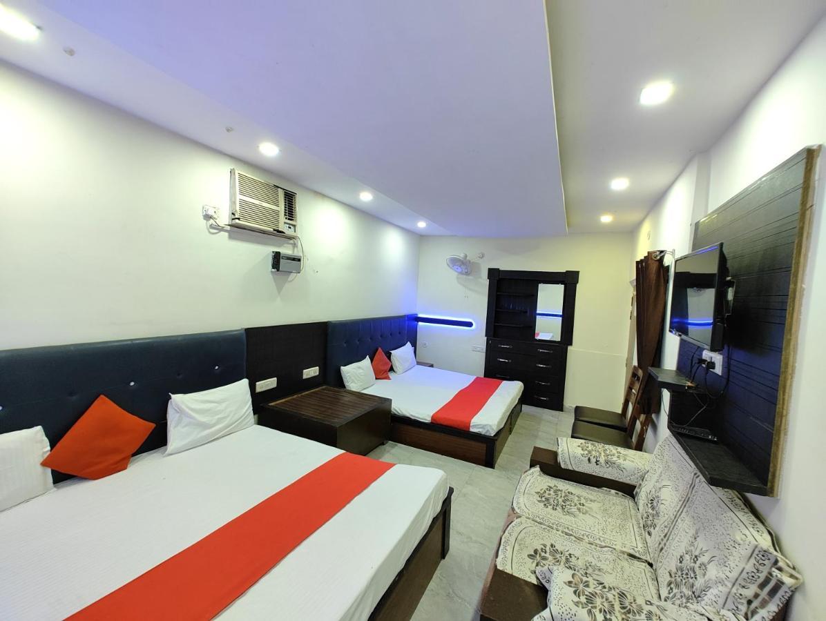 Baba - Near Charbagh Railway Station Hotel
