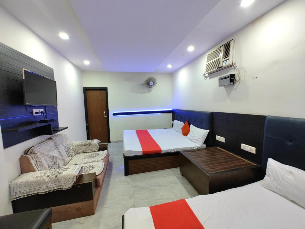 Baba - Near Charbagh Railway Station Hotel 3*