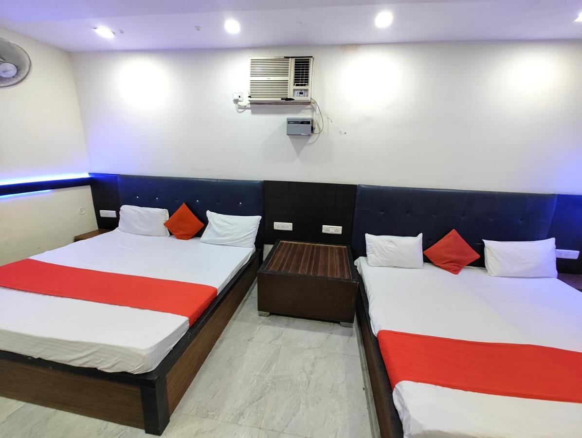 Baba - Near Charbagh Railway Station Hotel
